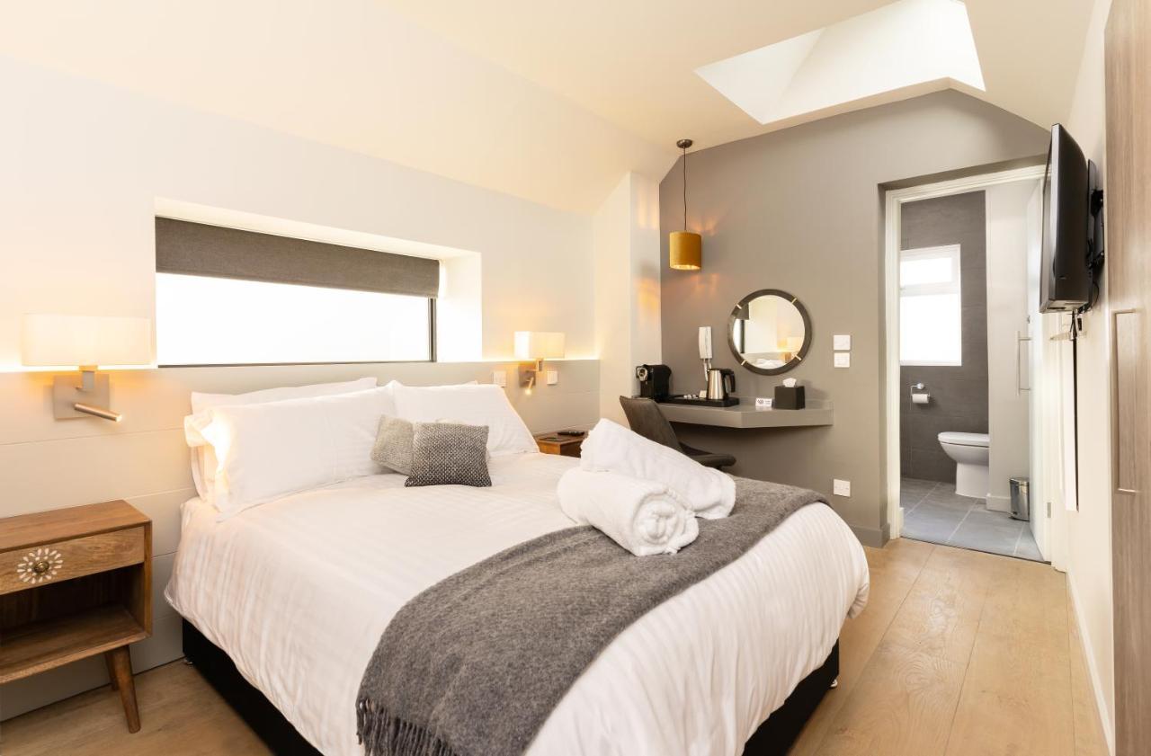 The Roost On Rock Road Hotel Barry Kültér fotó