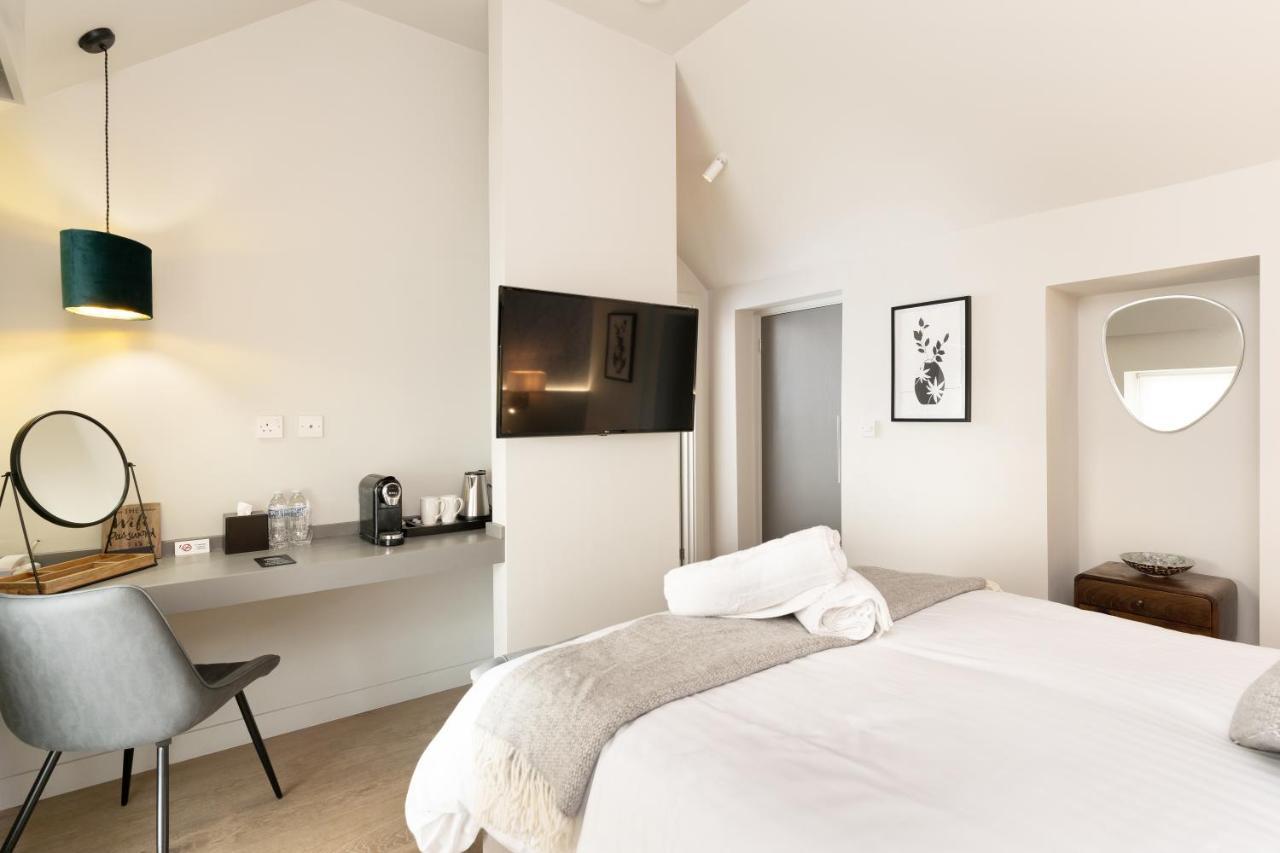 The Roost On Rock Road Hotel Barry Kültér fotó
